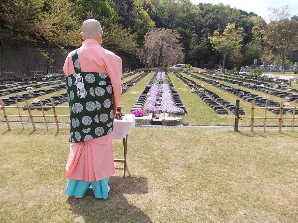 樹木葬は寺院管理が最高です。寺院墓地内の樹木葬は、安心できます。