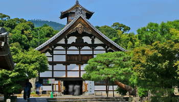 寺の管理下のお墓になると、全ての法要は、そのお寺にお世話になります